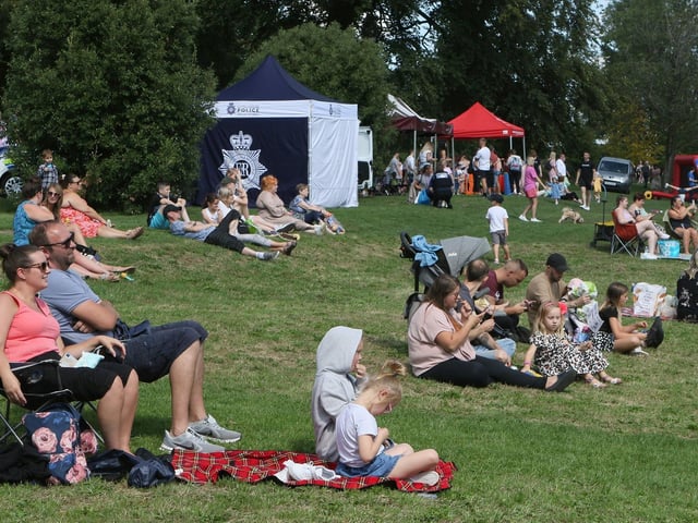 Crowds at Ashfield Festival.