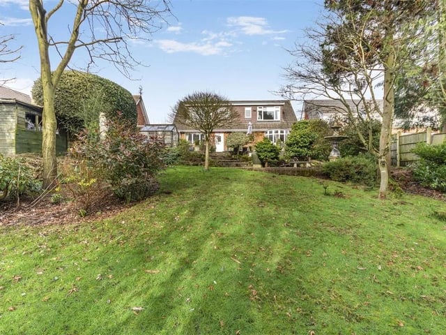 An extended 3/4 bedroom detached chalet style home occupying a large, south facing plot extending to circa 0.22 of an acre in a sought after cul-de-sac position. The property has been in the same family name for over 40 years. The property was extended to the side in the 1990s which created a self contained annexe space featuring a reception room/bedroom four and an en suite shower/utility room with its own self contained entrance and gas central heating boiler. The property is offered to the market with the benefit of no upward chain.