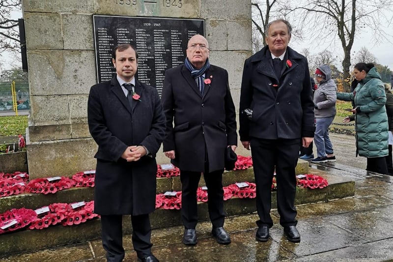 Coun Lee Waters, John Wilmott and Gordon Mann laid a wreath at the Hucknall cenotaph in Titchfield Park