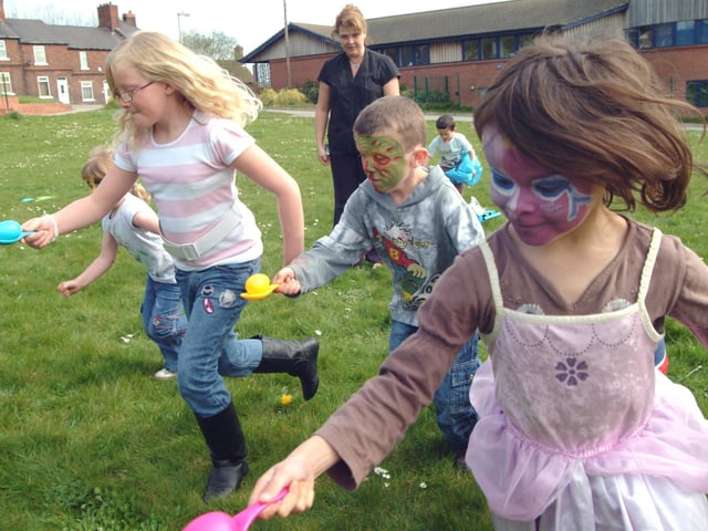 SureStart Newstead Children's Centre held an Easter Play Scheme in 2007 for local youngsters and their parents. Centre Co-ordinator Helen Marriott watched the Egg and Spoon Race.