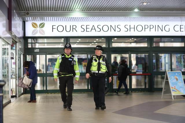 Police in Mansfield caught up with five shoplifting suspects – thanks to an intra store radio network linking staff directly with patrolling officers.