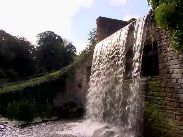 Newstead Abbey is a stunning location with plenty of wonderful water features. Take a virtual tour around the site at: https://www.youtube.com/watch?v=_tMFRPrXqT8
