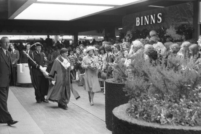Her Majesty the Queen pictured passing Binns during a royal walkabout in the town centre in 1977.