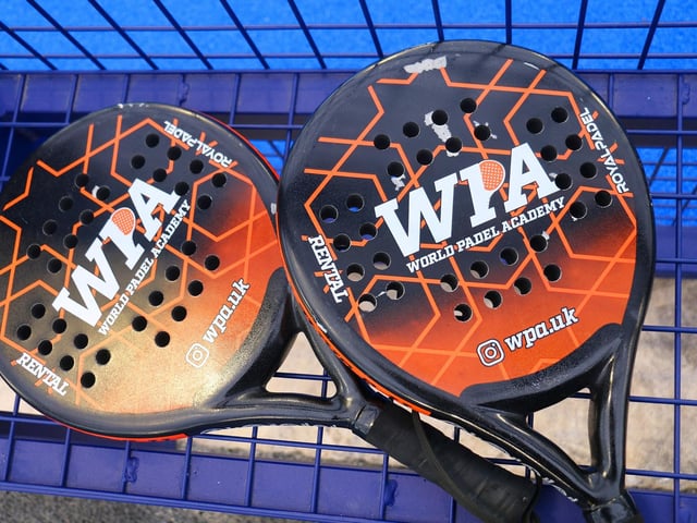 The lightweight rackets which are used in padel tennis