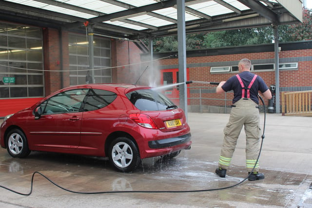Ashfield fire crews said it was a "great turnout" as they raised more than £1,200.