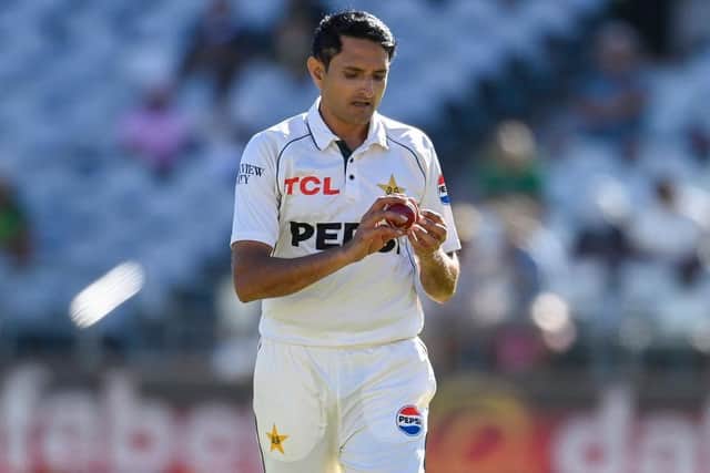 Pakistan's Mohammad Abbas has signed up for a six game spell with Notts CCC.