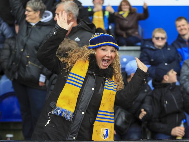 A sloppy Mansfield Town were well beaten by Reading on Easter Monday.