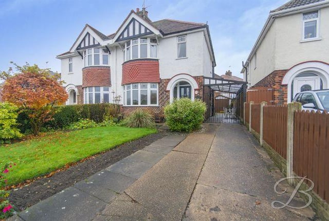 Viewed 1177 times in the last 30 days. This three bedroom house is being marketed by Buckley Brown, 01623 355797.