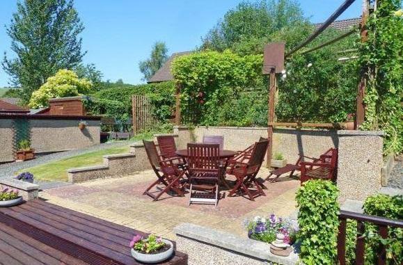 Offers in region of £318,000
