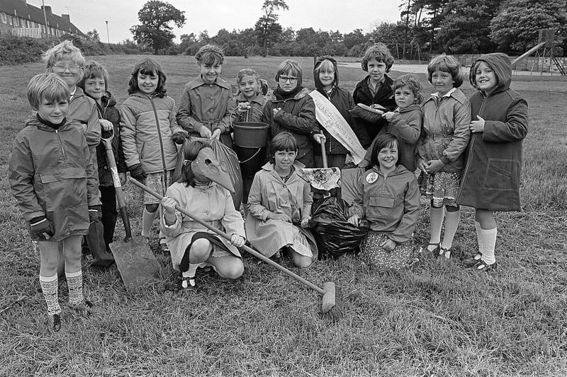 Heathlands School 'womble clean up' from 1980.