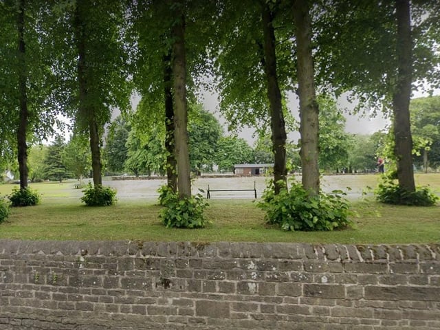 The average price paid for a property in this area last year was £160,000.