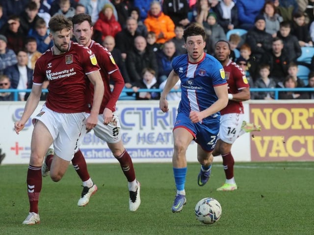 Home win: 27%
Draw: 28%
Away win: 45%