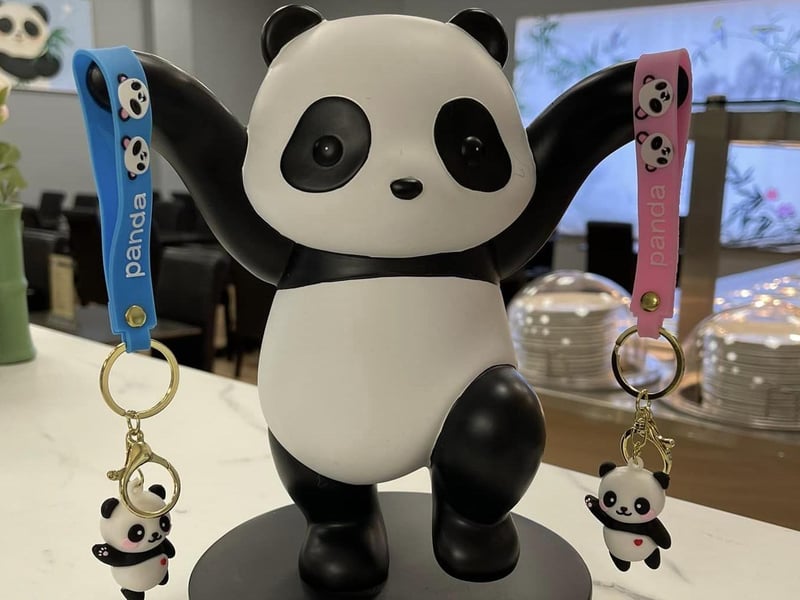 The first 800 customers will be given a panda keyring as a token of thanks.