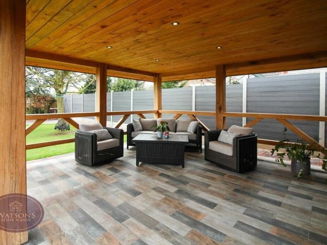 A second look at the veranda, surely the venue for many a get-together with friends.
