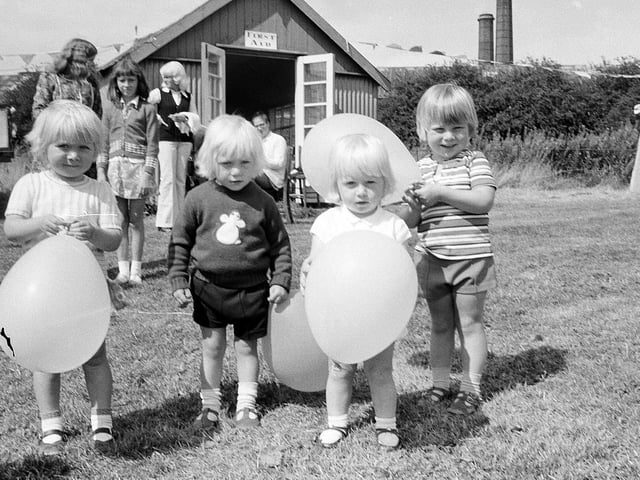 Kids love balloons!
Who recognises anyone in this picture?