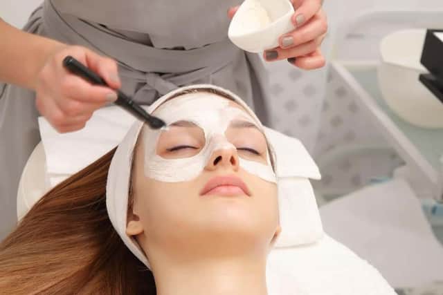 Schemes for two beauty salons within garages at Mansfield homes are among this week's planning applications submitted to Mansfield District Council.