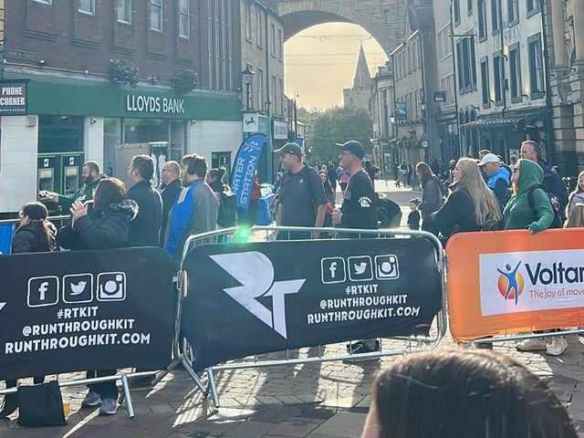 Spectators waiting for the runners