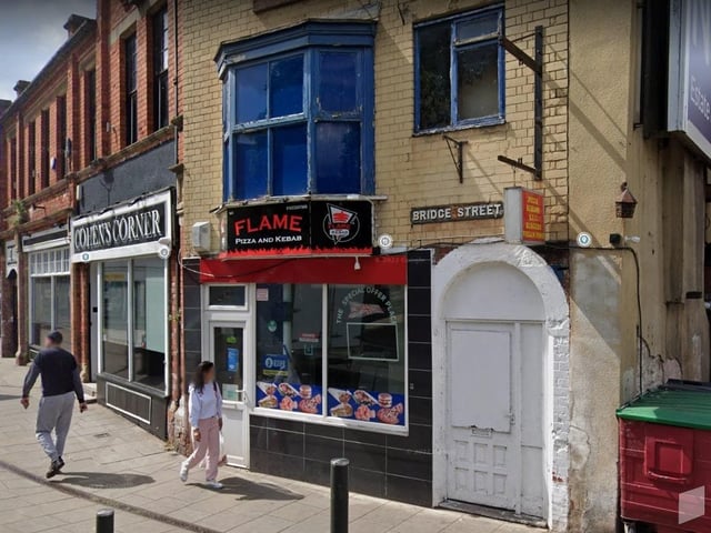 Flame Pizza and Kebab, 1 Bridge Street, Mansfield, has a 4.5/5 rating based on 14 reviews