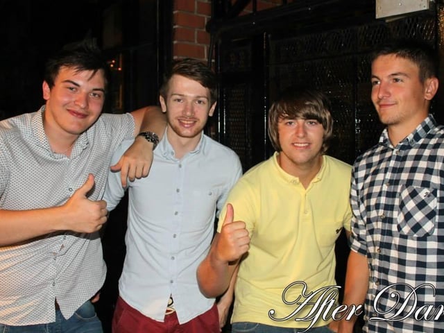 Dusk gets a thumbs up from these guys!