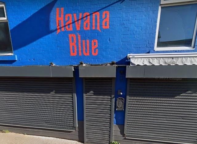 A popular choice for cocktails, prosecco and a pint