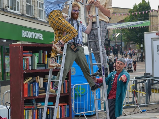 The Full Shebang one day arts festival in Mansfield Town Centre.Tit For Tat perform Books!:The Full Shebang, Mansfield town centre, 3/9/22