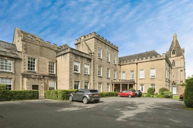 Welcome to the grand Manor House, a grade II listed property, off Priory Road, Mansfield Woodhouse, where a plush one-bedroom apartment is for sale. Estate agents Purplebricks are inviting offers of more than £120,000.