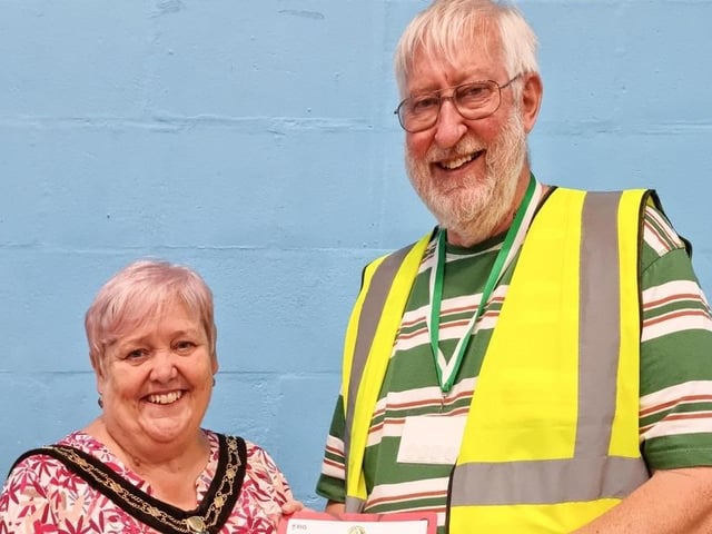 Mayor of Broxtowe, Teresa Cullen, and Banksian recipient Derek Shaw