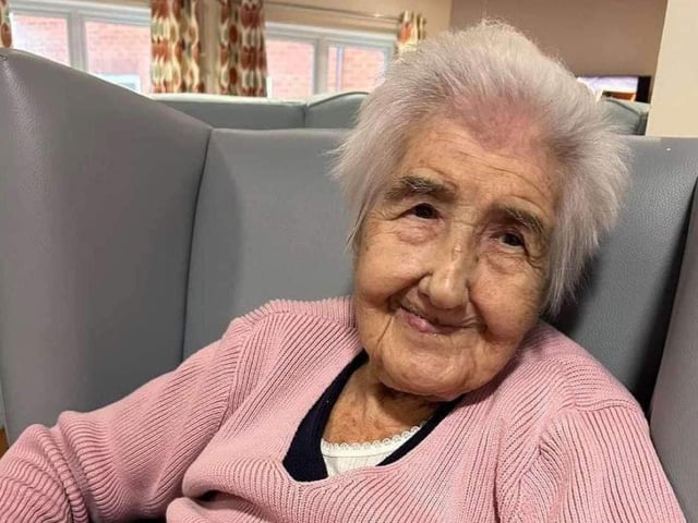 Eveline is celebrating her 100th birthday at Nightingale Nursing Home, Edwinstowe, as this year's February 29 marks her 25th birthday. The care home has asked the community to send in 100 cards to celebrate this milestone. Eveline, I wish you a wonderful day and a very happy 25th birthday!
