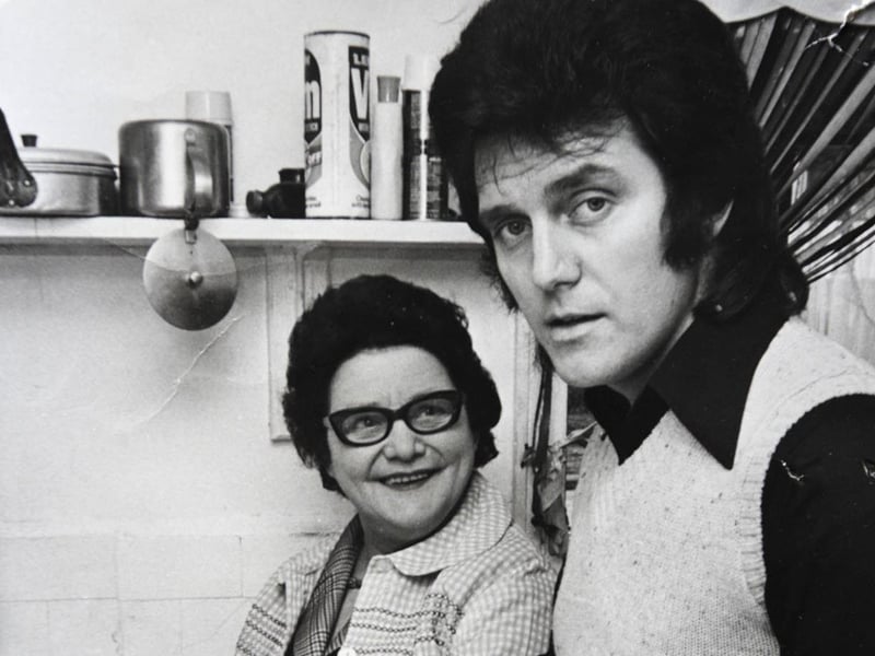 Alvin Stardust with his mum Margie in her kitchen.