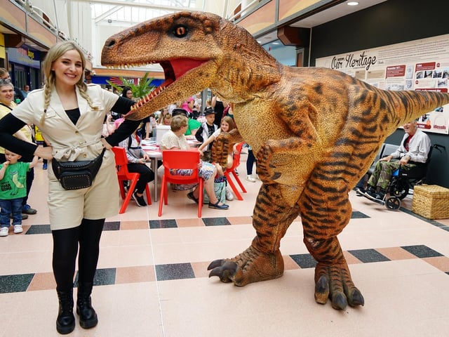 Former Miss Mansfield Amy Bielby with a raptor.