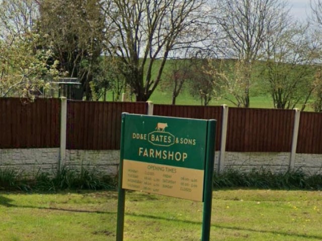D D and E Bates & Sons Farm Shop is situated at Penniment House Farm, Penniment Lane, Mansfield (NG19 6PH), just off the A617.