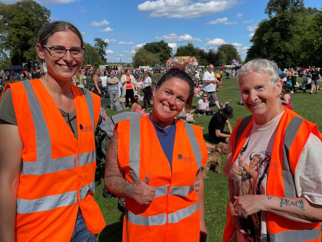 From left, Coun Helen-Ann Smith, Skegby resident Jodine Cronshaw and Coun Rachel Madden all mucked in.