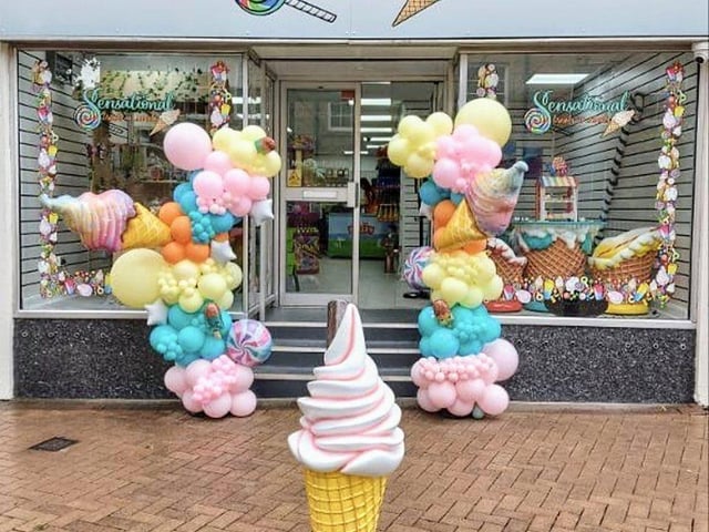 Sensational Treats N Sweets on West Gate, Mansfield, is rated five stars.