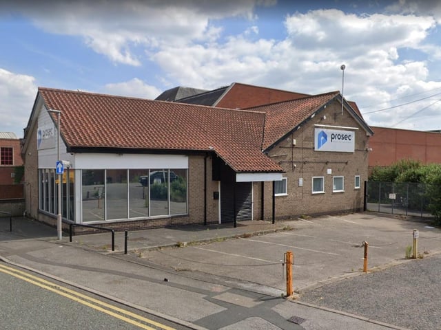 The building was previously home to Prosec Security Services before being turned into a Polish, Romanian and Slovakian supermarket.