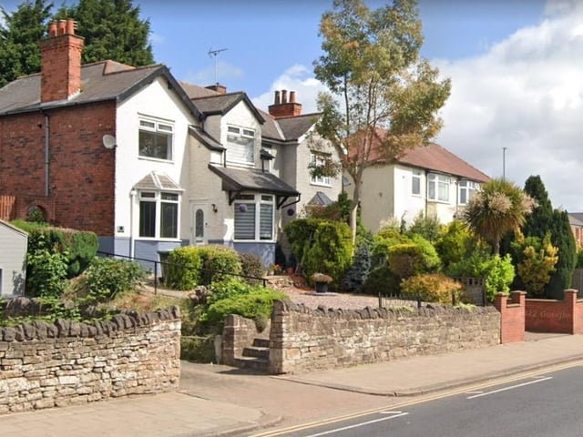 In the Sutton St Mary's & Ashfields MSOA, the estimated average household income before tax was £39,100.