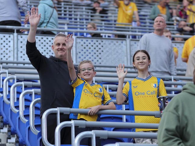 Mansfield Town made Everton work hard for victory after a dogged defensive display.