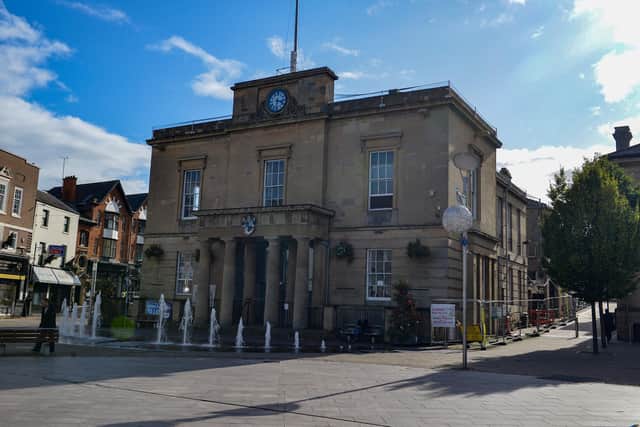 Mansfield's Old Town Hall will be lit up in gold in honour of Paralympic champion Charlotte Henshaw.