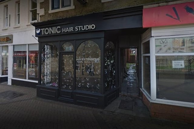 Tonic Hair Studio received a 5 star review based on 31 reviews. Open Monday 9am to 4.30 pm, Tuesday 9.30 am to 7 pm, Wednesday Closed, Thursday 10 am to 7.30pm, Friday 9 am to 6pm, Saturday 9 am to 3.30 pm, Sunday closed.