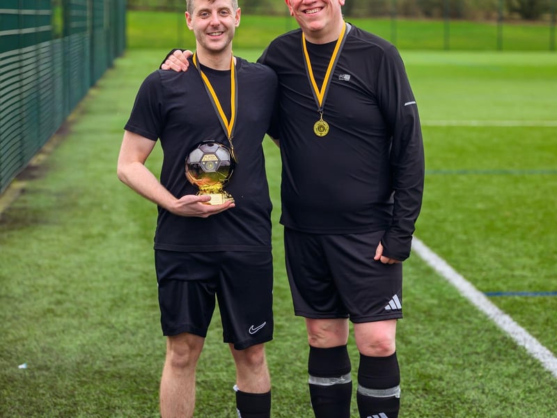 Man of the Match, Alonso (left), alongside Peter (right)