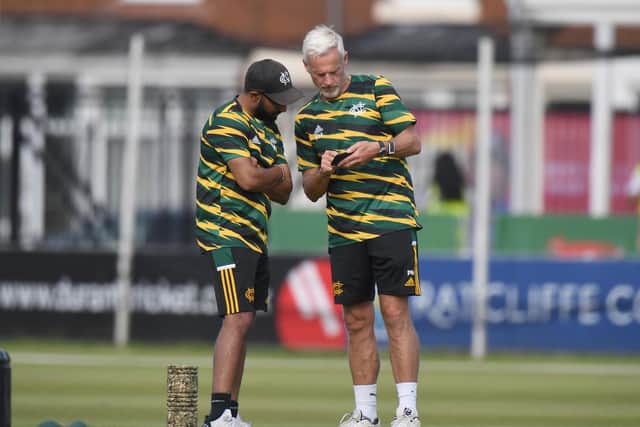 Notts Outlaws Coach Peter Moores (r) has signed a new deal with the club. (Photo by Tony Marshall/Getty Images)