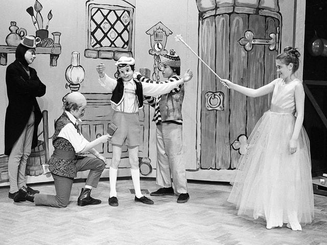 A play takes place at Ashfield School in 1971.
