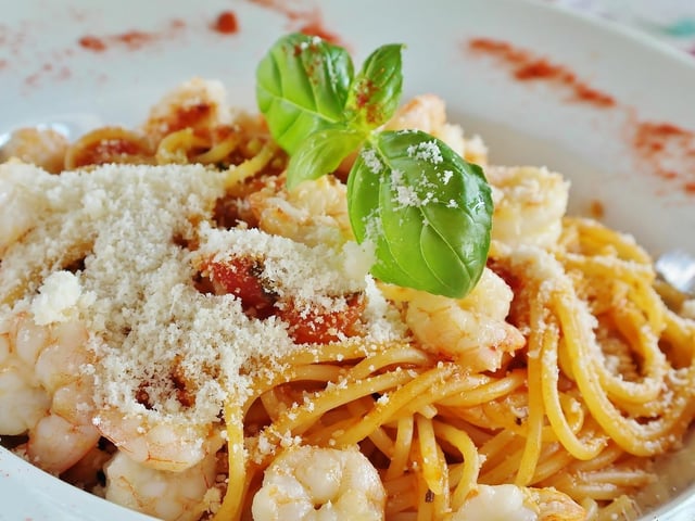 Kids eat for £1 with each adult meal from 4pm to 6pm on Mondays and Thursdays.