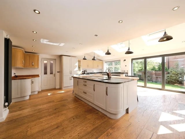 A spacious six-bedroom detached family home in a sought-after Mansfield Woodhouse location. Offering versatile accommodation over three floors including a cinema room/bedroom, stunning open-plan kitchen/diner, double garage, off-street parking and a beautifully landscaped rear garden.