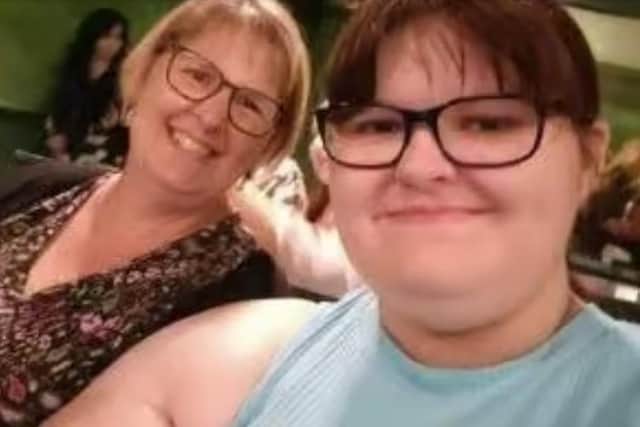 Sophie Towle with her mum Leisa. Photo: Submitted
