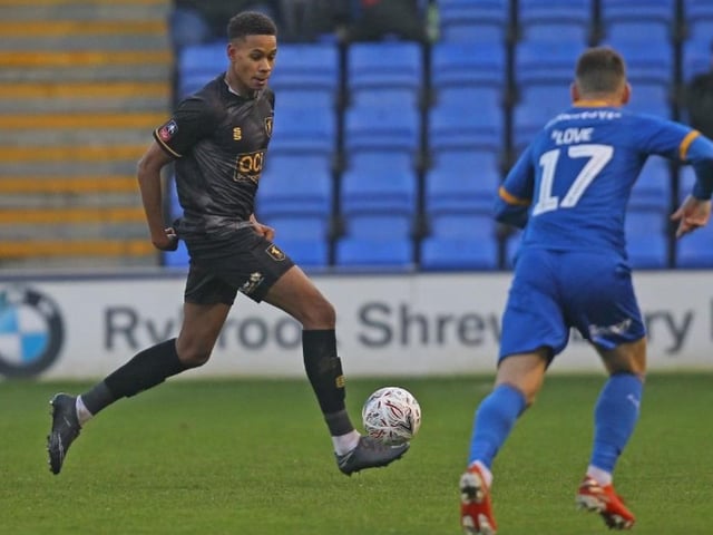 Alistair Smith on the ball for Mansfield.