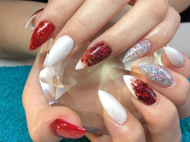 Fingers and Toes Nail Bar and Beauty, located at Hardy Place in Mansfield, has received a five-star rating on Google. For more information and to book an appointment, visit: fingersandtoes.bookinbeautiful.com