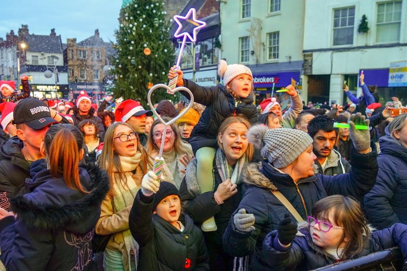 Crowds gathered at Mansfield Christmas lights switch-on 2023.