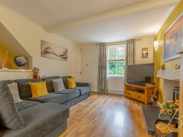 The beautiful lounge is both colourful and comfortable. Imagine some cosy nights in this winter in front of the TV.