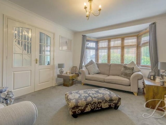 We begin our tour of the £365,000 Edwinstowe house in the luxurious lounge, which boasts a large bay window at the front, allowing natural light to flow inside.