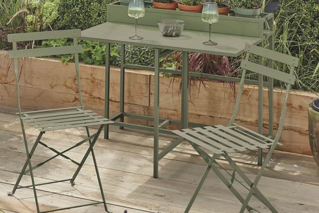 Planter Folding Table & Bistro.